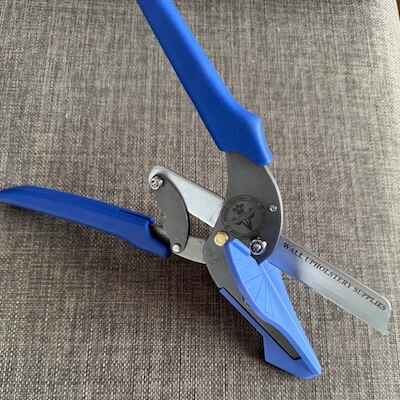 coupe baguette pour profile murale